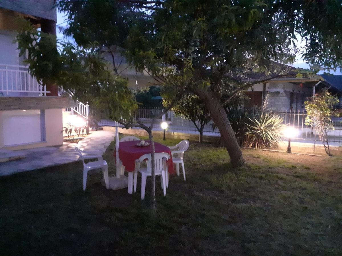Polis΄ House Nea Vrasna Exterior foto