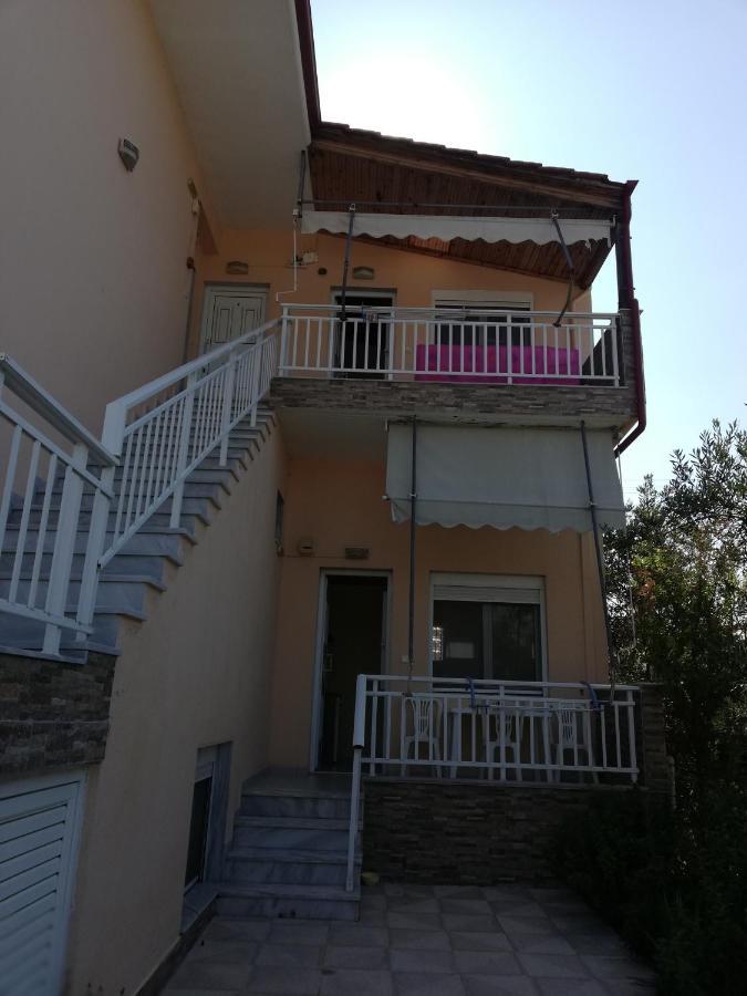 Polis΄ House Nea Vrasna Exterior foto