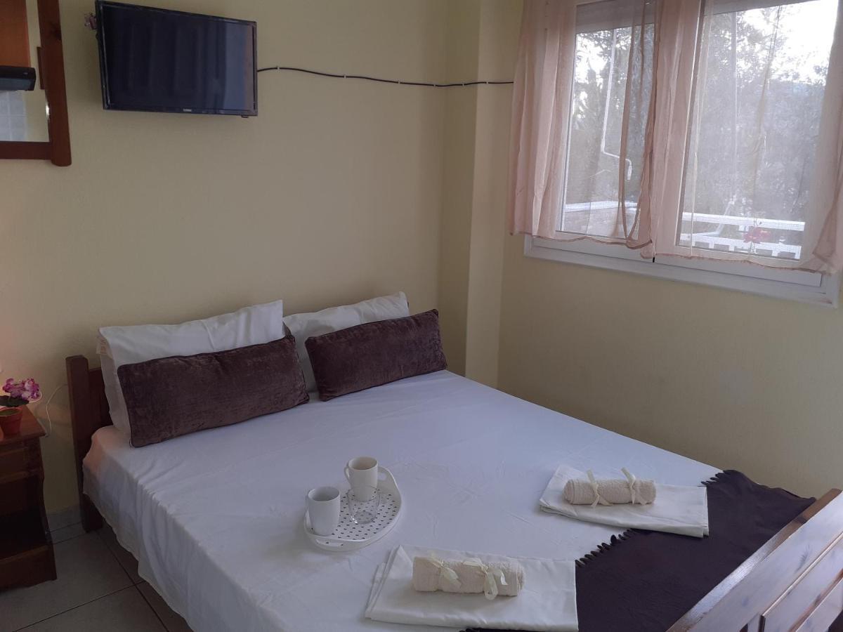 Polis΄ House Nea Vrasna Exterior foto