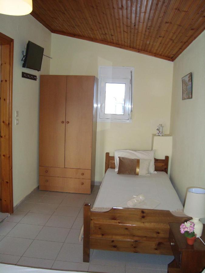 Polis΄ House Nea Vrasna Exterior foto